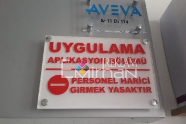 ofis-yonlendirme-en uygun fiyatlı tabelacı Folyo kesim aplikasyon tabela İstanbul Ataşehir